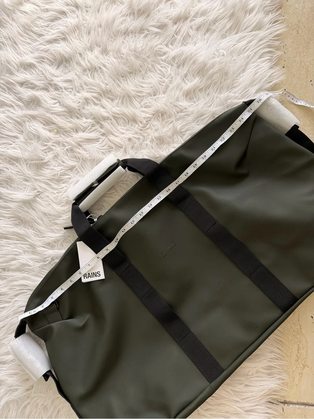 NWT RAINS Olive Green Duffel Bag for Men MSRP.$110